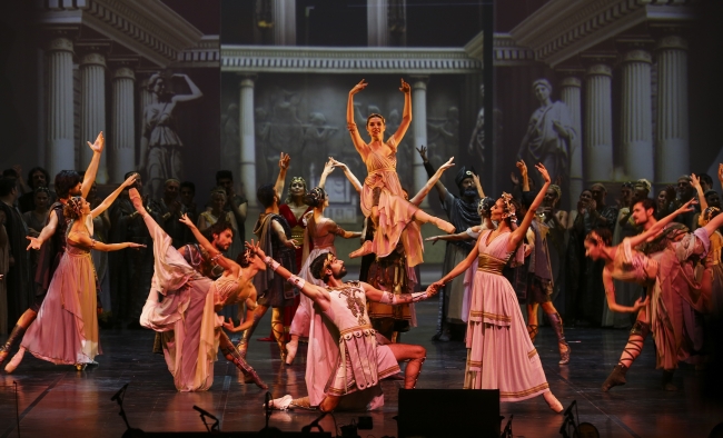 Sezonun en iddialı eseri Troya, dünya prömiyerini yaptı